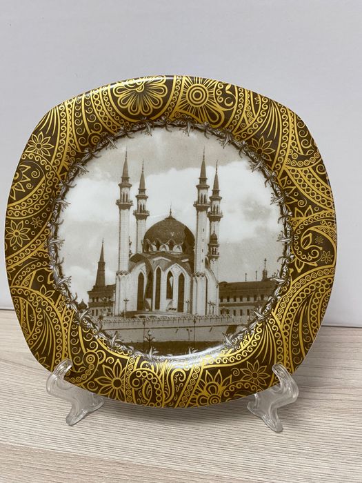 Продажа сувенирных оарелок