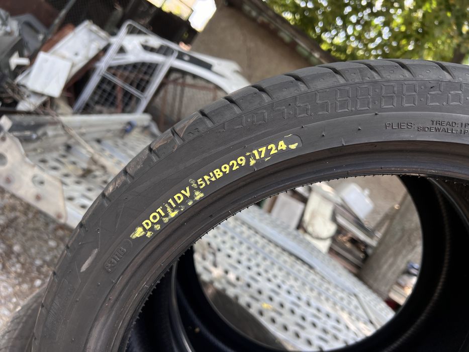 225/40/18 2 броя почти нови летни гуми Vredestein Dot 1724