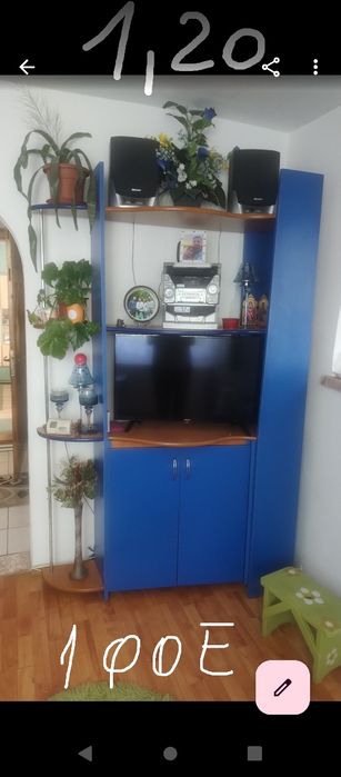Corp de bucătărie și raft de living pe culoare bleo