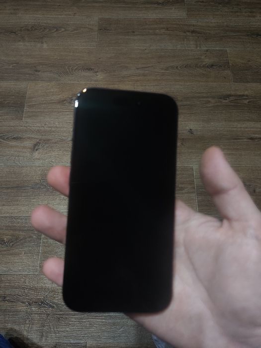 Продам Iphone 16 в отличном состоянии