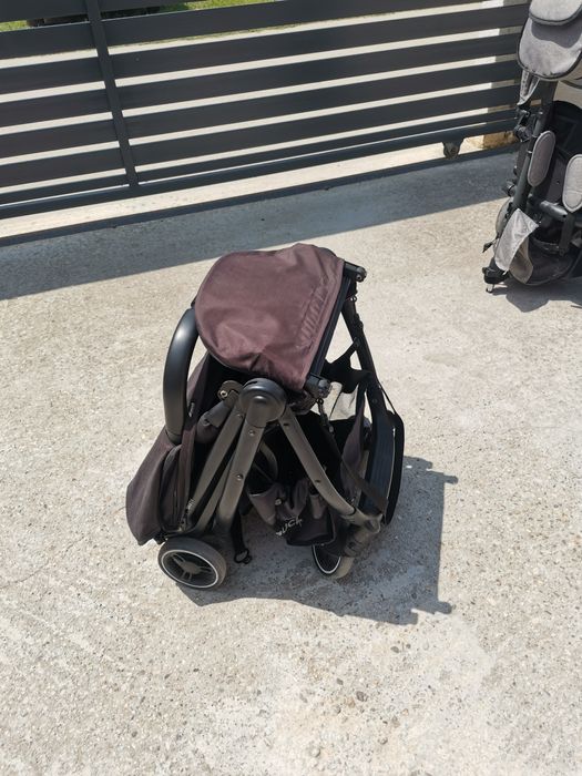 Carucior usor si compact Hauck