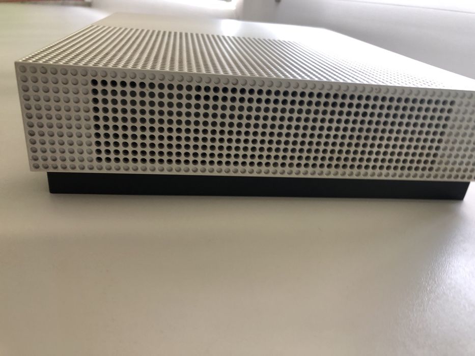 Продам xbox one s