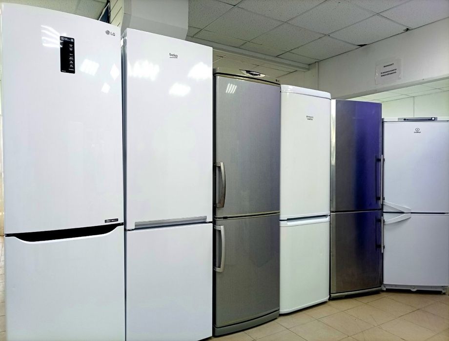 Холодильник стеклянный