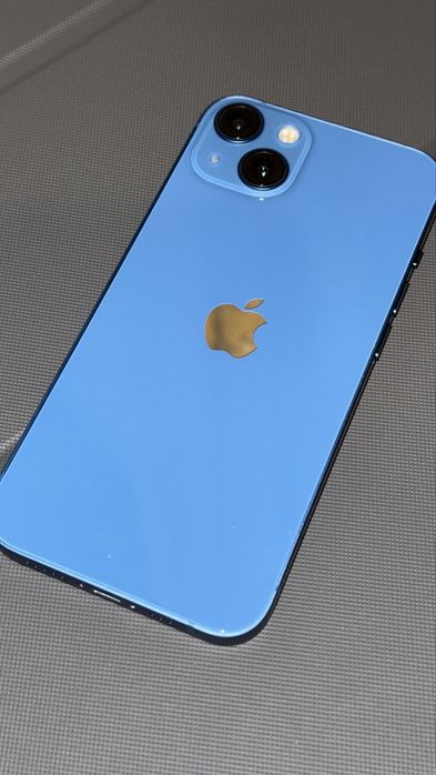 Apple iPhone 13 синий 128GB в идеале