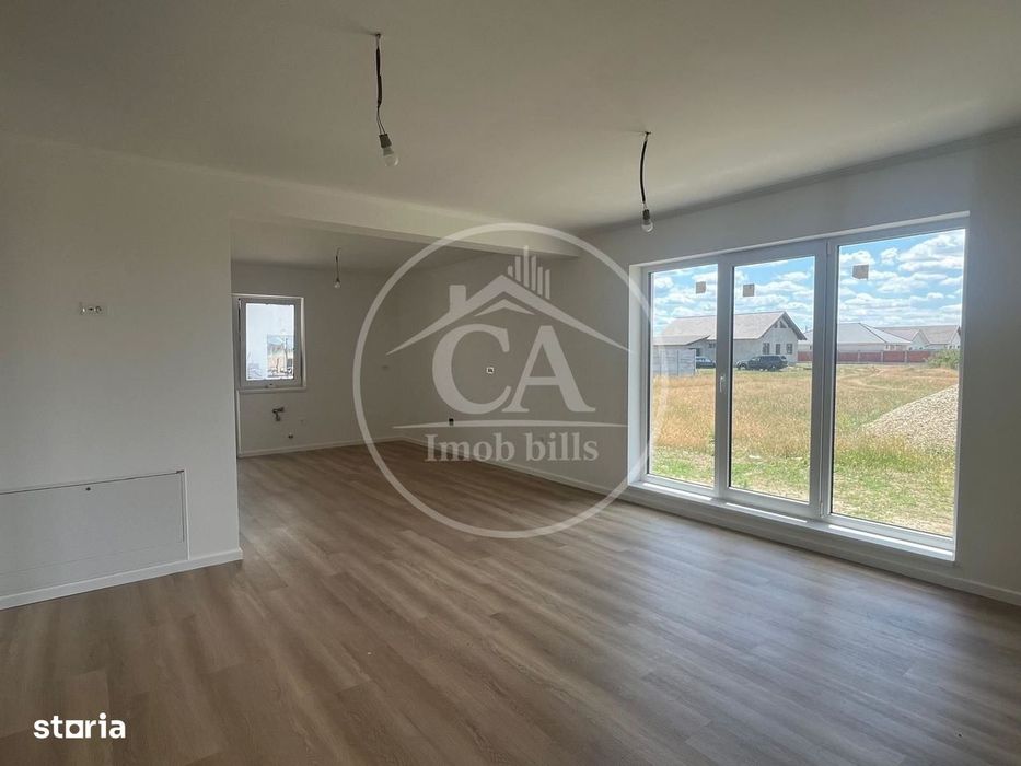 Casă de vânzare cu 4 camere în Santandrei , Bihor