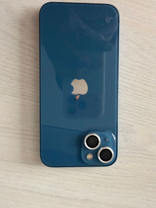 Продам iPhone 13