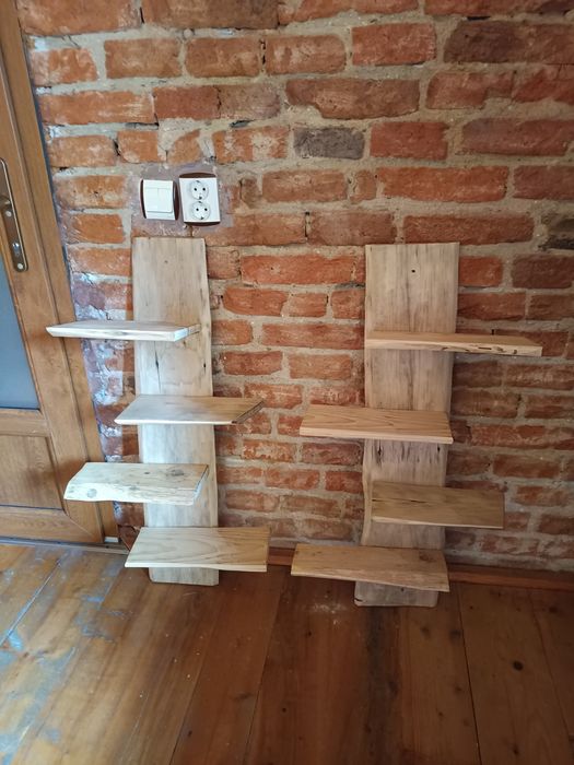 Etajera , rafturi artizanale.