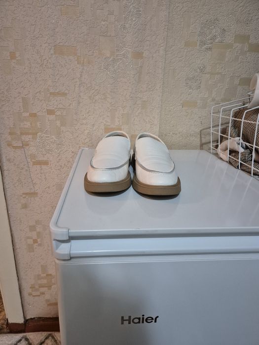 Туфли белые почти новые