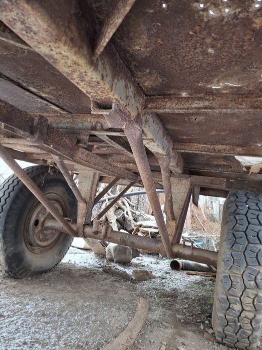 Vând remorcă baloti