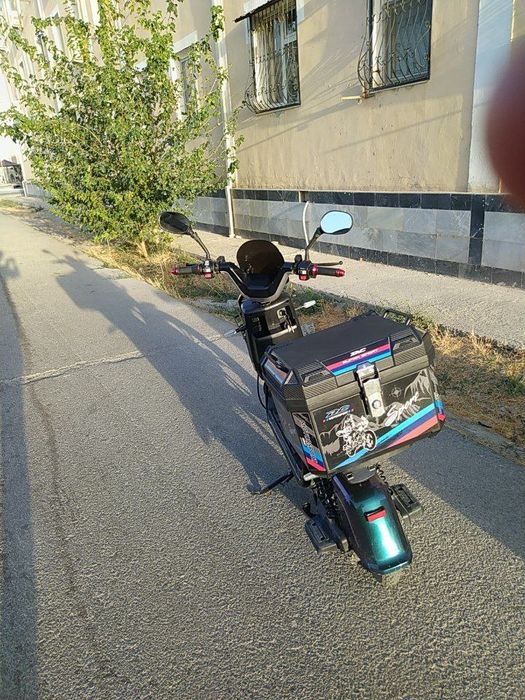 Elektroskuter sotiladi yangi kop minilmagan