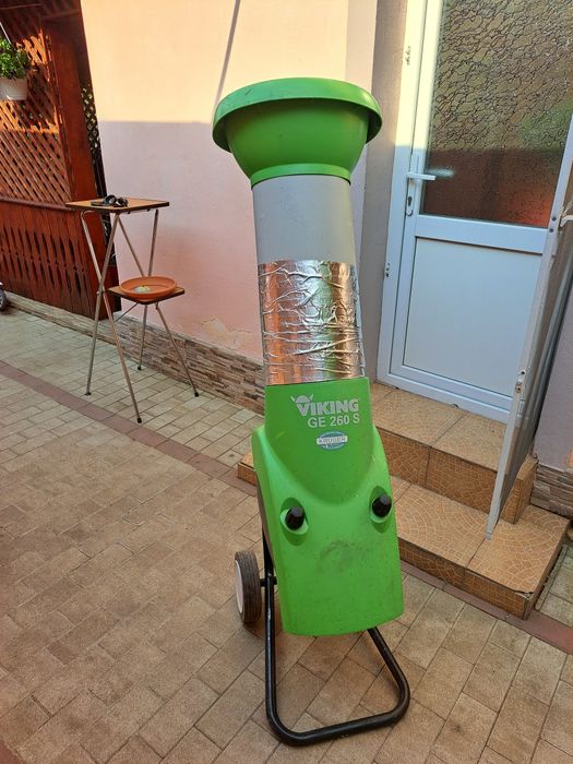 Tocator crengi, resturi vegetale, fructe