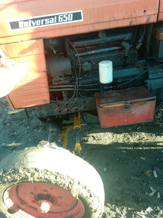 Vînd tractor utb 650