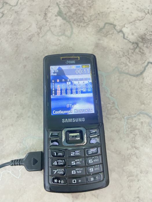 продам кнопочныи телефон SAMSUNG