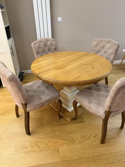 Дървена маса масив с 4 или 5 стола