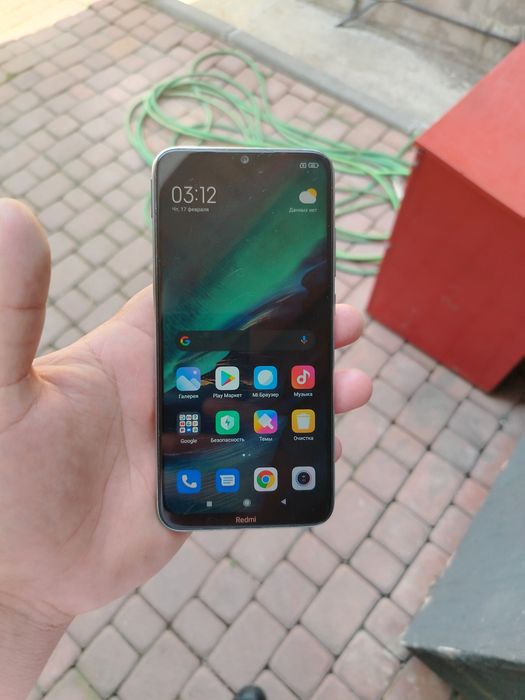 Продам телефон Redmi note 8 состояние отличное
