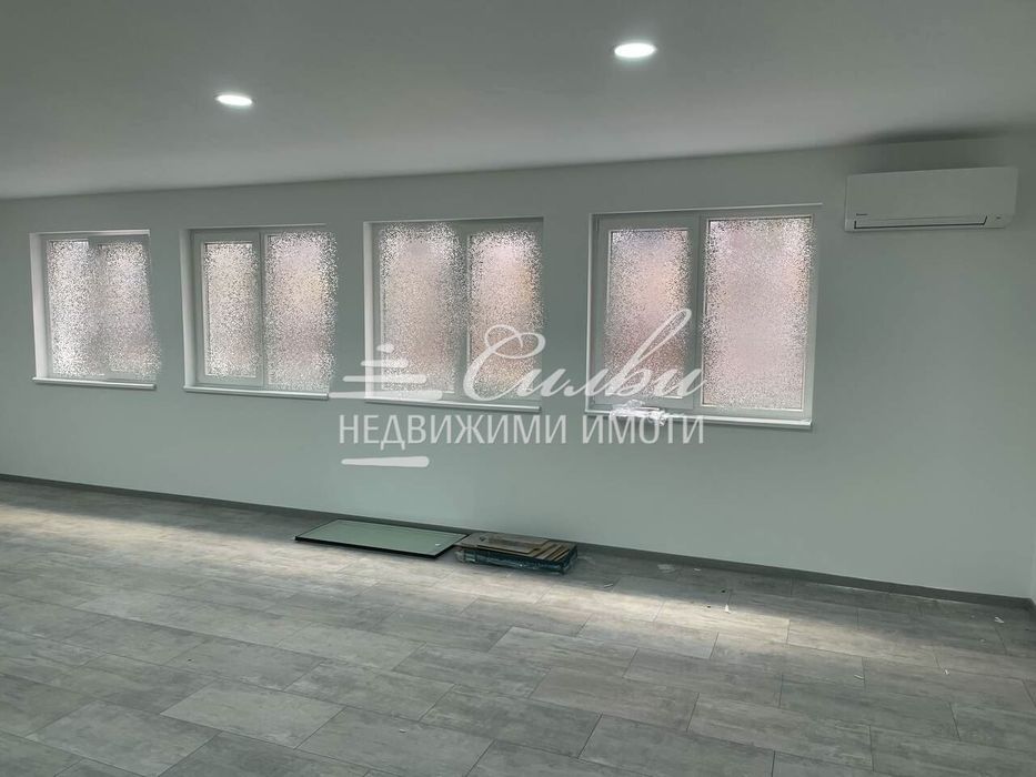 Дава се под наем Офис в Шумен, Център - 60 кв.м за 367.2 € - Снимка #1