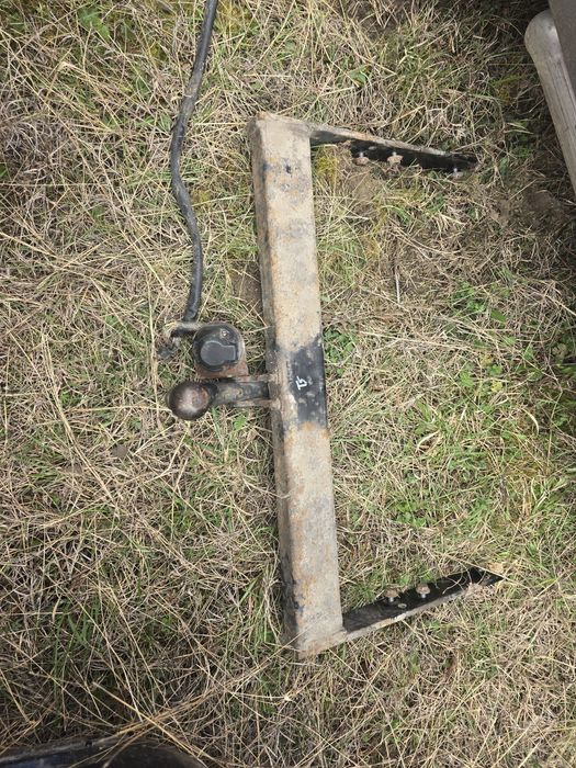 Cârlig plus instalație plus șuruburi Volkswagen T5 original