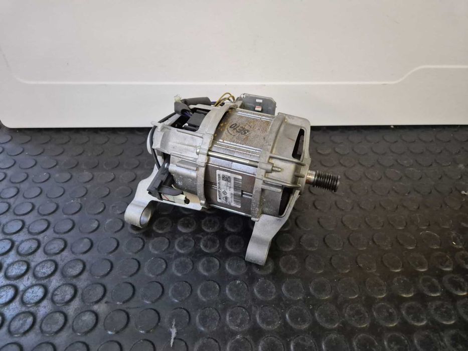 Motor 8 pini masina de spalat Beko Arctic 2818570100 cod piesa , stare buna de functionare /R20