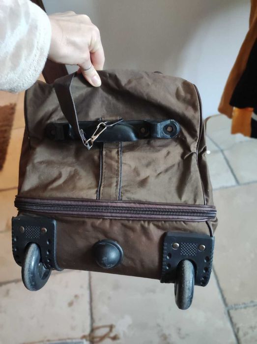 Голяма спортна чанта за пътуване с колелца и дръжка, тип куфар