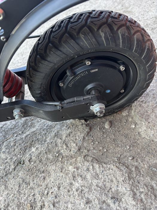 Полноприводный электросамокат