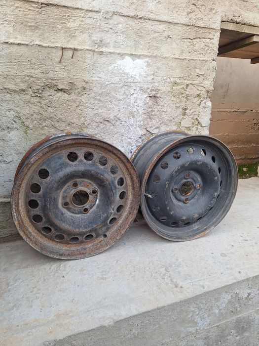 Штампованый диск r15