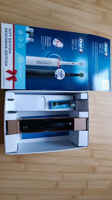 Електрическа четка за зъби Oral B Pro 3 3900