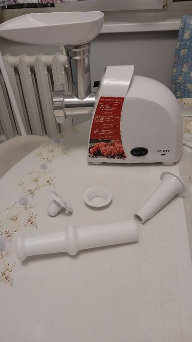 Продам мясорубку Scarlett