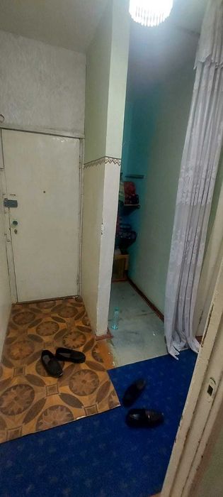 Срочно продаётся 1 комнатная квартира на 3 этаже. Ориентир 5 мкр