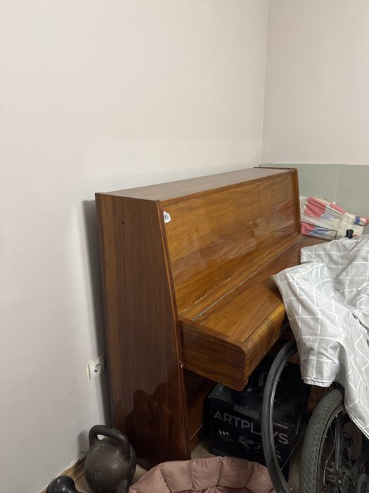 Продам пианино Riga