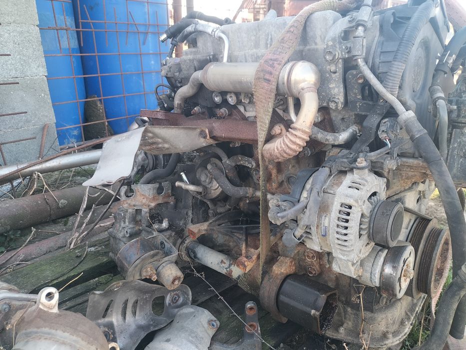 Vând motor Toyota avensis T25