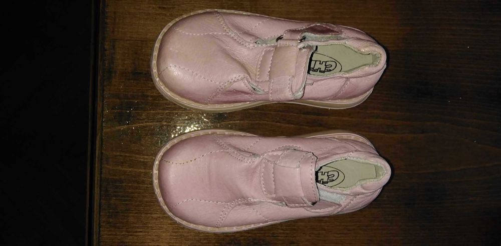 Нови кожени обувки номер 24