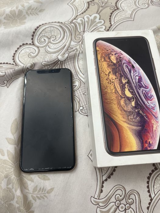 Продам айфон xs