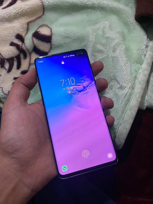 Самсунг с 10 плюс