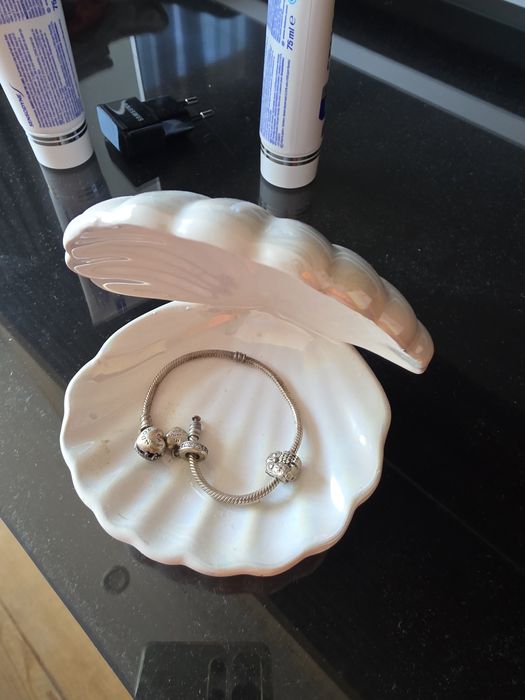 Гривна Пандора с талисмани