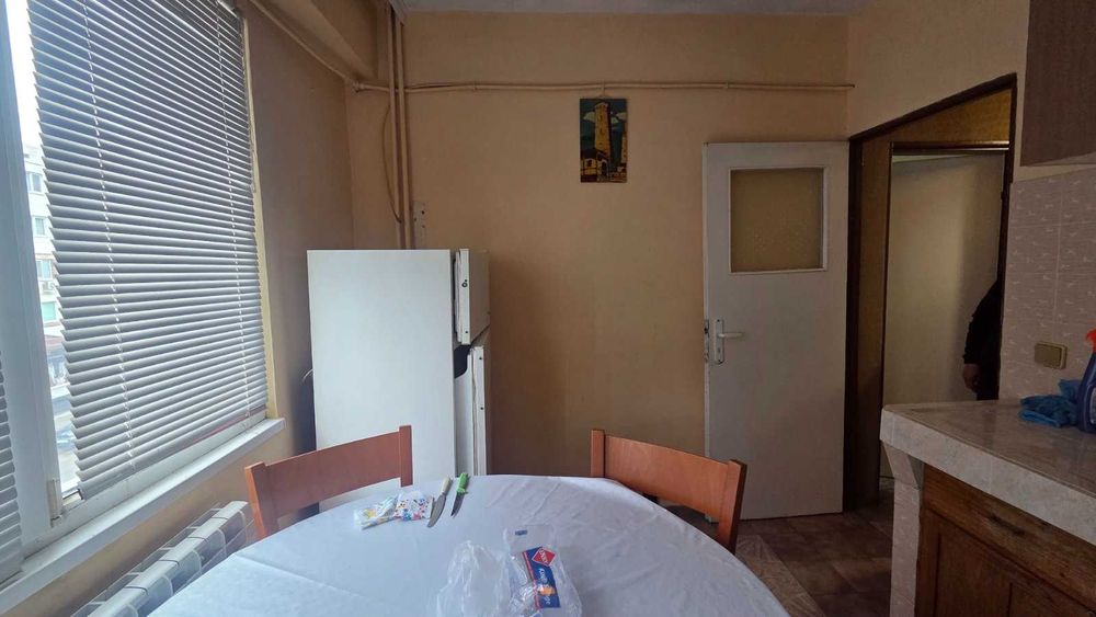 тристаен , обзаведен апартамент под наем