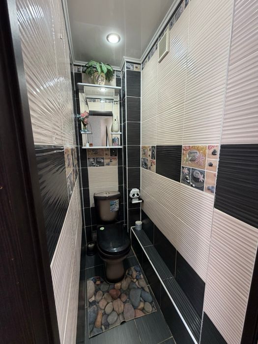 В продаже 2х ком квартира 4/5