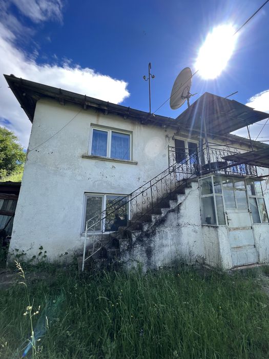 Двуетажна къща - с. Бял извор, общ. Ардино