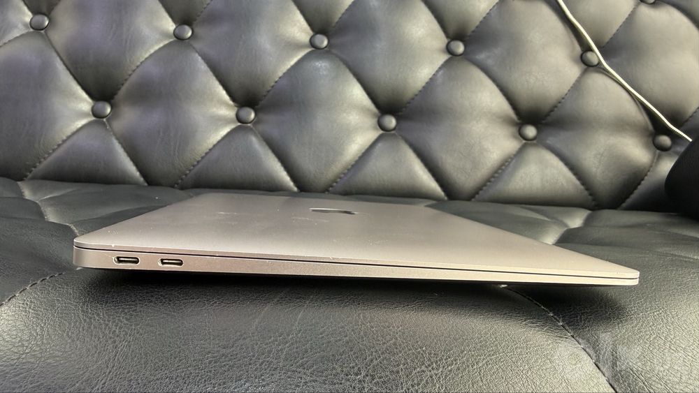 Apple MacBook Air 2020 i3 8GB/256GB в идеальном  состоянии