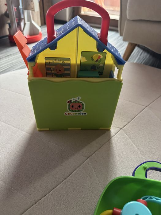 Лот cocomelon всички са музикални