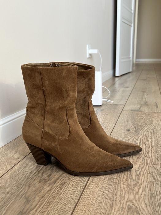 Ботильоны в вестерн-стиле Bershka