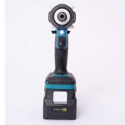 Акмулаторен Безчетков гайковерт KraftWorld с 2 батерии