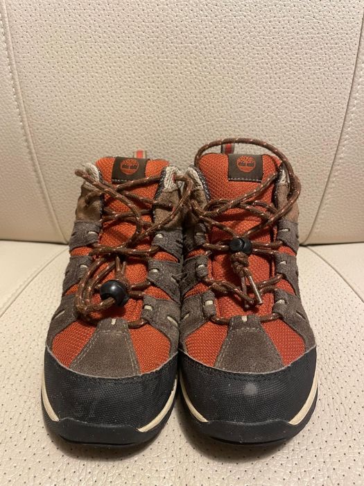 Vând ghete băieți Timberland cu membrană impermeabilă Gore-tex, mărimea 37