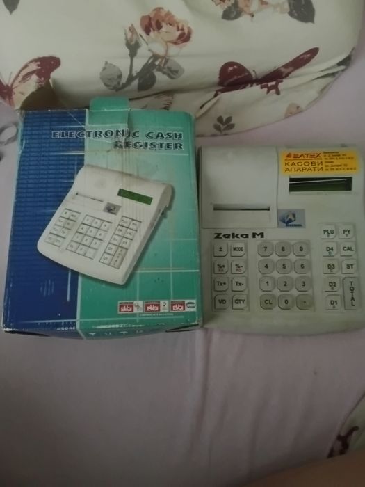 Продавам Касов апарат