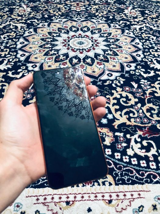 Продаю 2 телефона на 85000тг