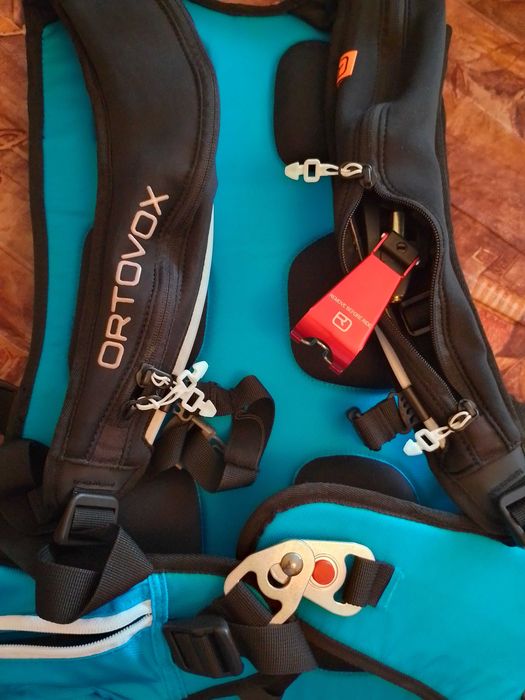Лавинна раница Ortovox airbag base 18 с карбонова бутилка