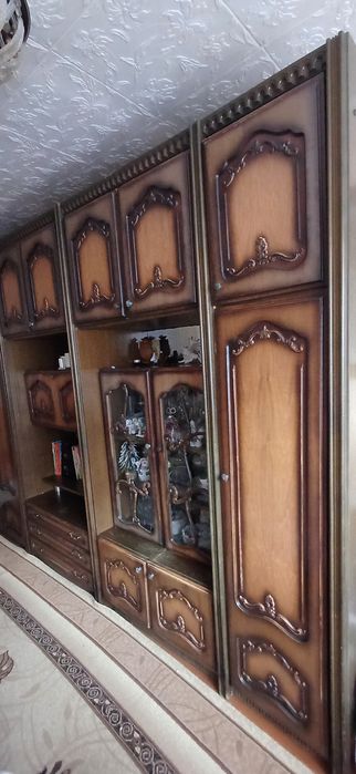 Продам стенку в гостиную