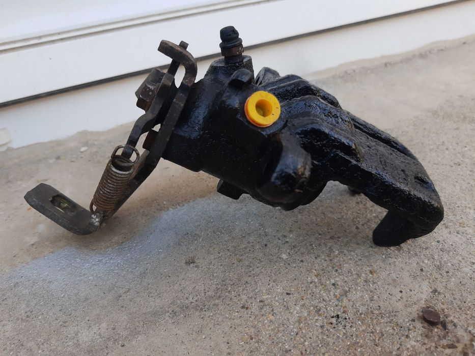 спирачен цилиндър десен нисан тино