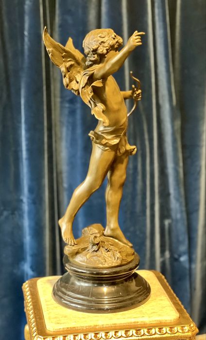 Statuetă din Bronz pe soclu de Marmură - Cupidon