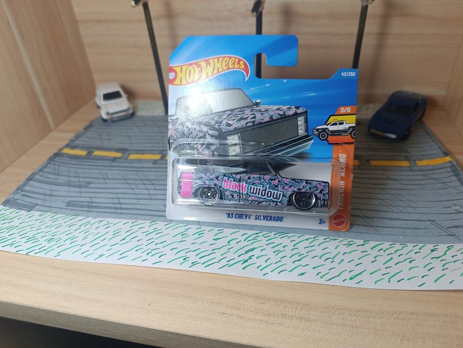 hotwheels 83 CHEVY SILVERADO for main