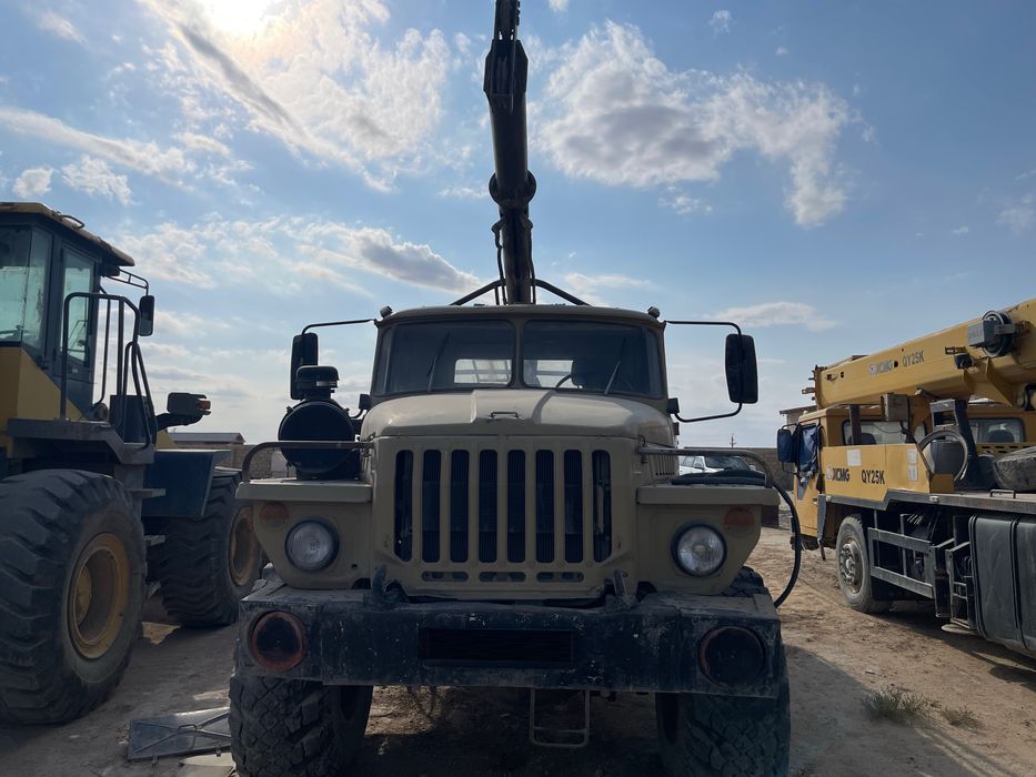 Продается бурильно-крановая машина Урал БКМ-515